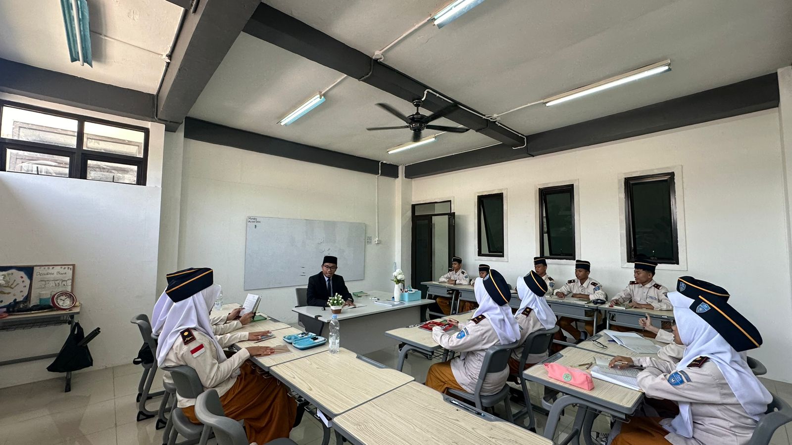 6 Tips Memilih Pondok Pesantren Modern untuk Anak